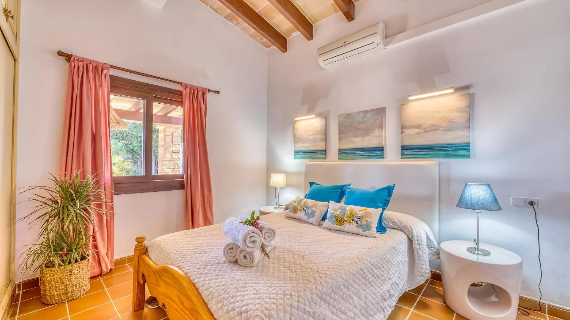 Ideal Property Mallorca - Rotes Port de Pollença 0*,  İspanya